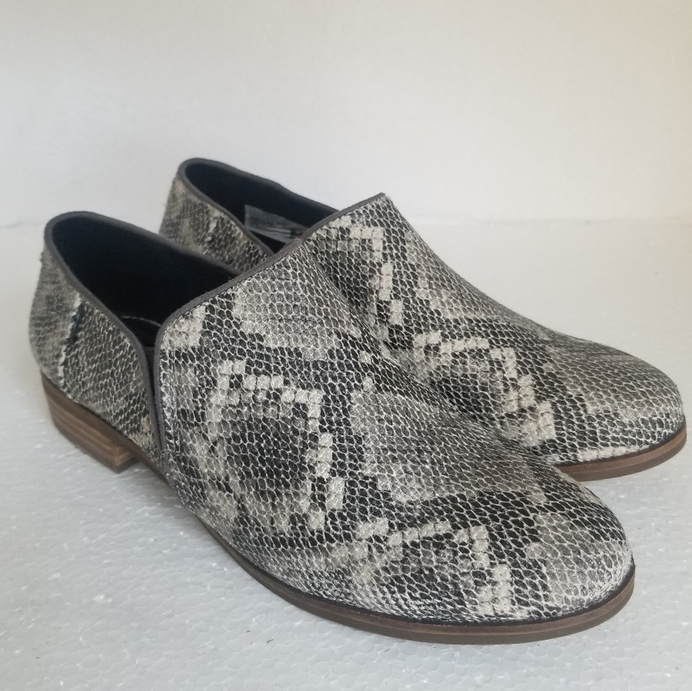 TOMs Faux Snake Embossed Shaye Low Heel Slip On Loafers Shoes.